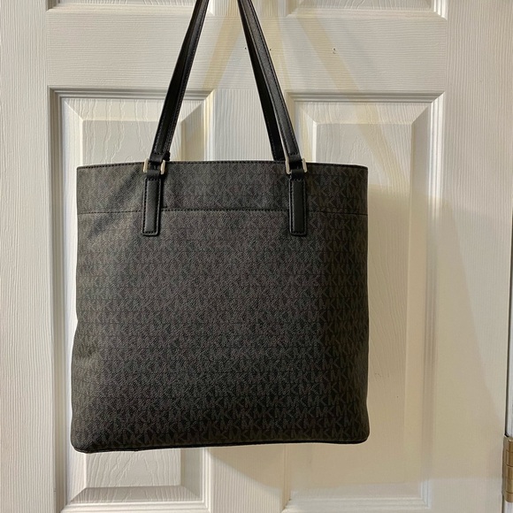 Michael KORS MK Monogrammed signature large tote bag excellent condition clean - Picture 3 of 8